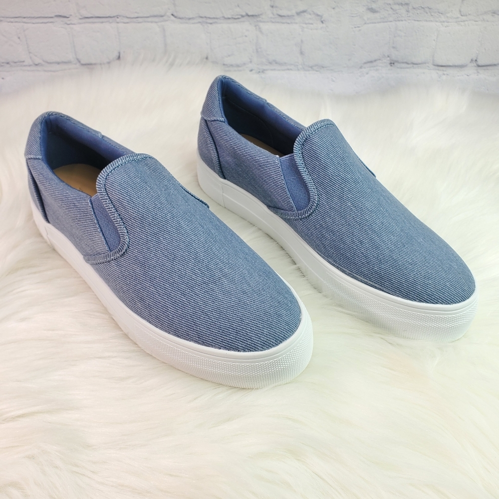 JustFab Sneakers Size 9 NWT
